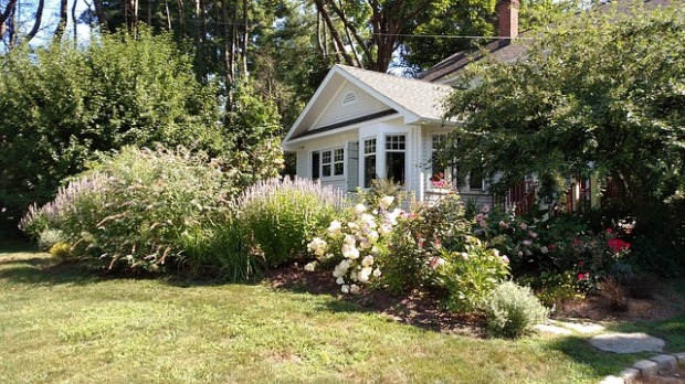 cottage, landscaping